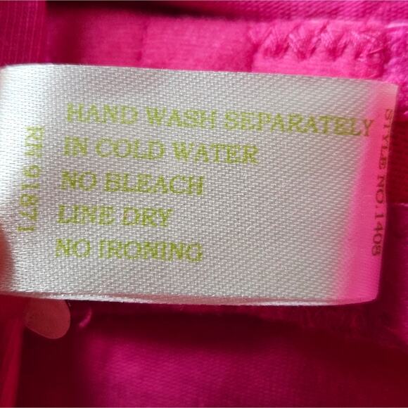 Barbie Pink T Shirt Padded Shelf Bra Sleeveless Cotton Tank Top 36B Casual Y2K - Picture 8 of 8